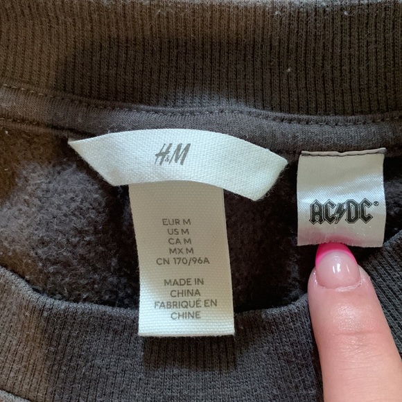 H&M AC/DC oversized crew neck sweatshirt - Picture 3 of 3